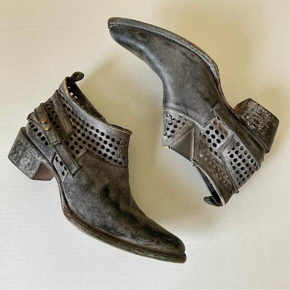 Corral Vintage Distressed Gray Laser Cut Perforated Cowboy Ankle Boots 7.5 - Picture 1 of 16